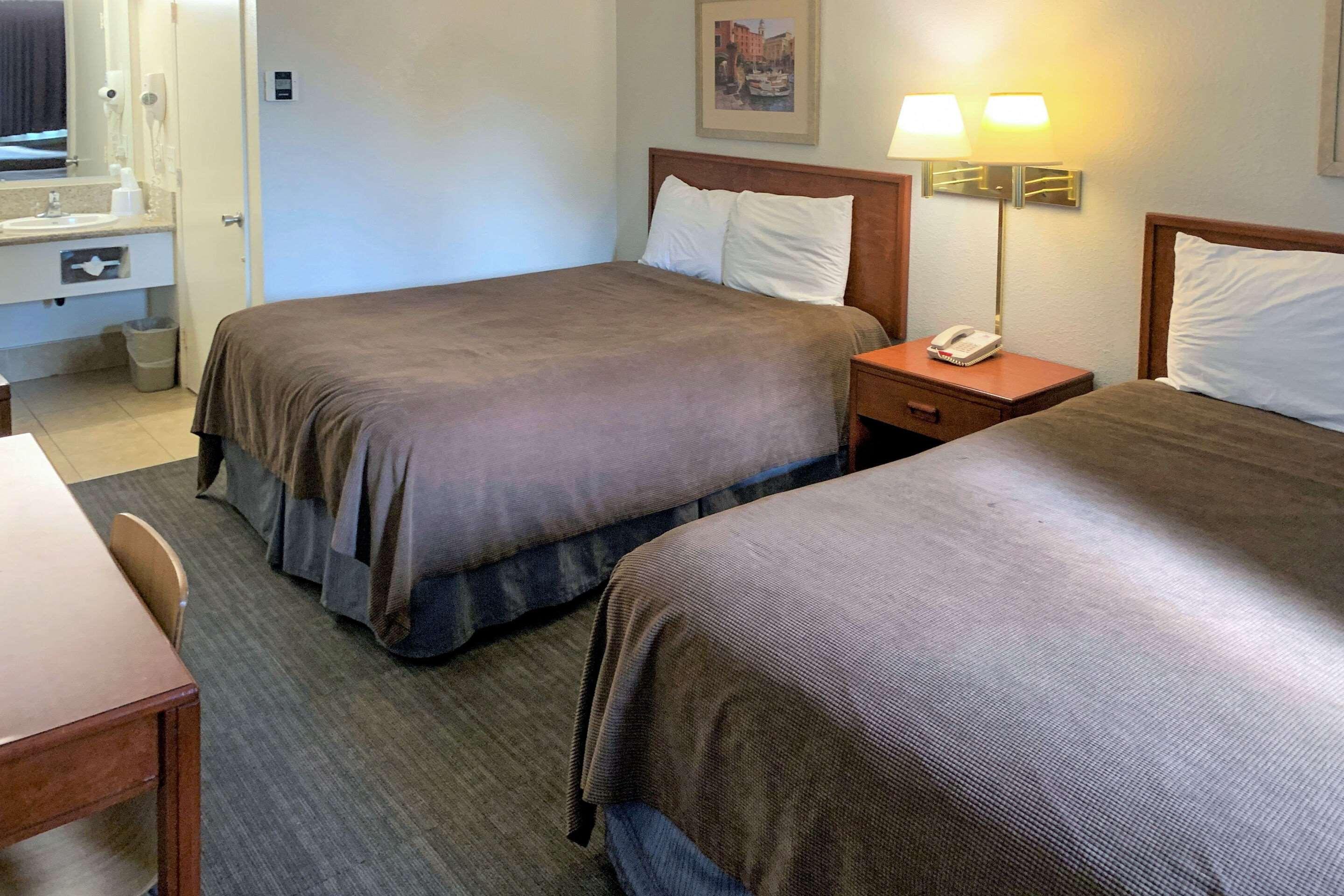 Rodeway Inn Sacramento-University Area Экстерьер фото