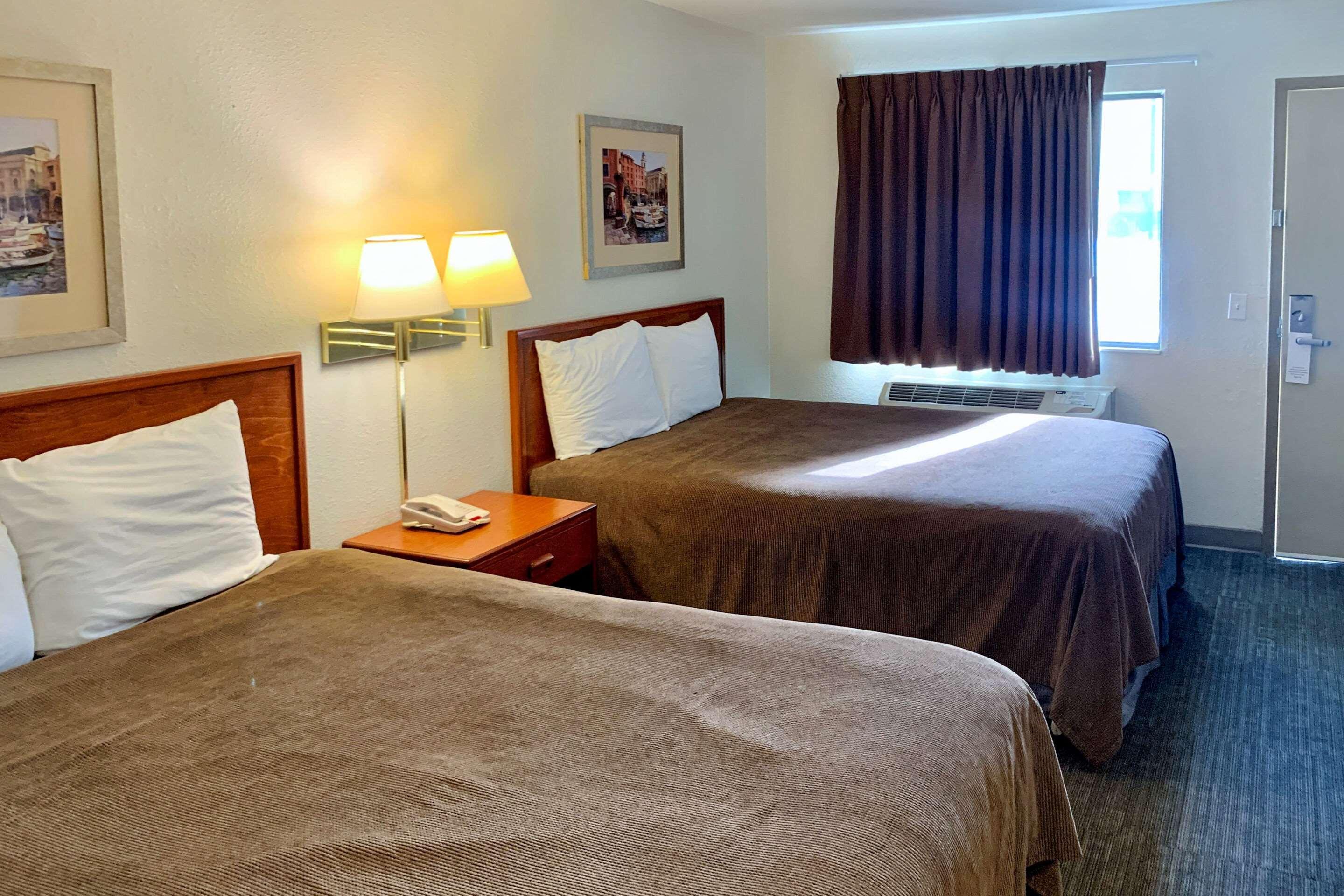 Rodeway Inn Sacramento-University Area Экстерьер фото