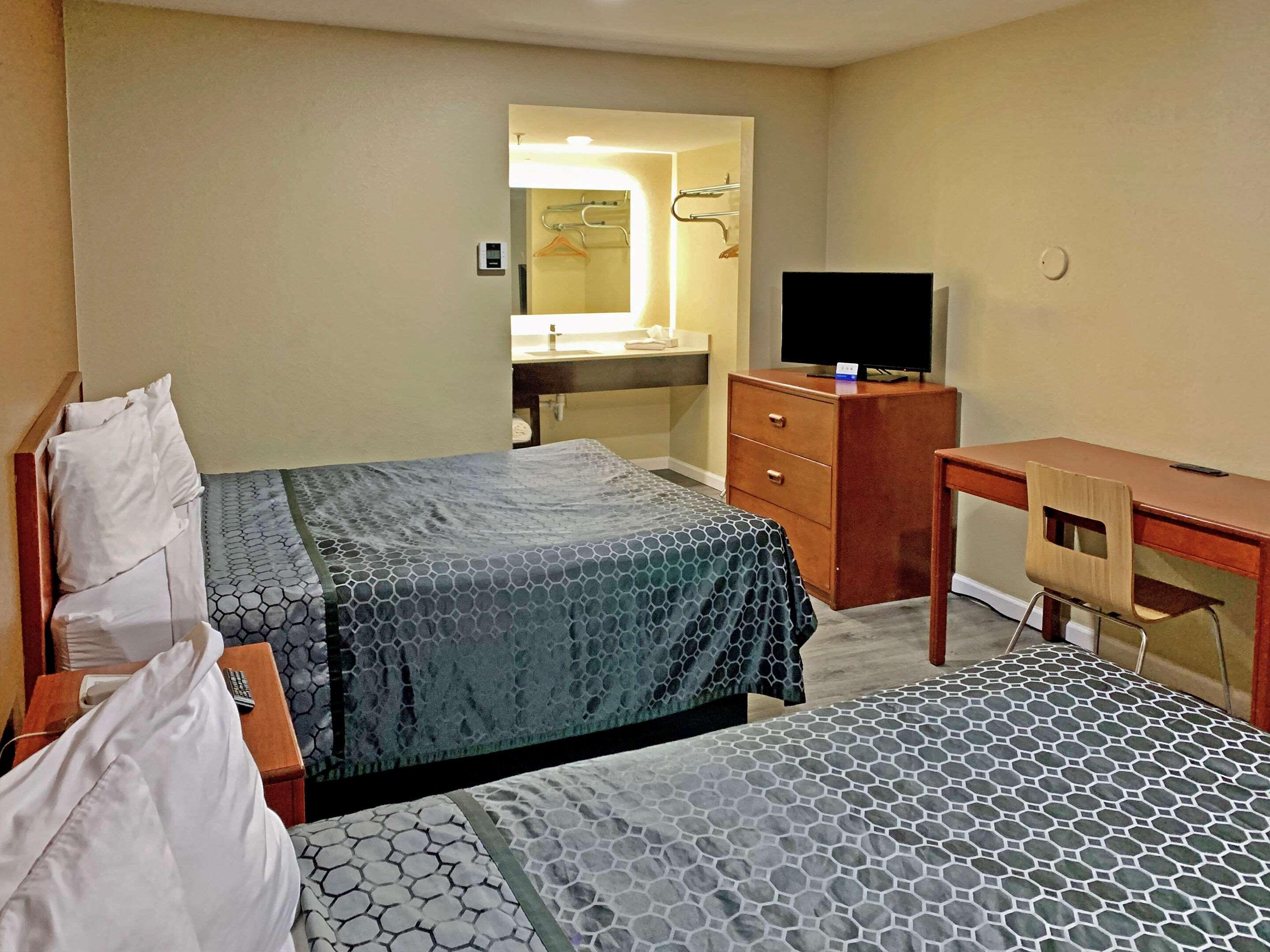 Rodeway Inn Sacramento-University Area Экстерьер фото