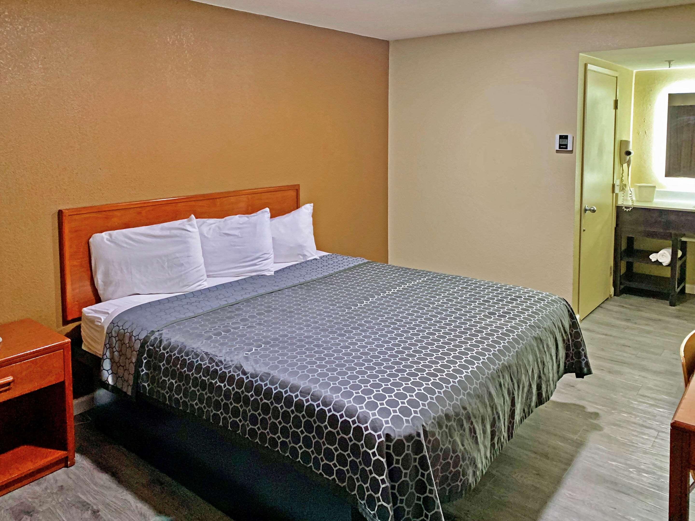 Rodeway Inn Sacramento-University Area Экстерьер фото