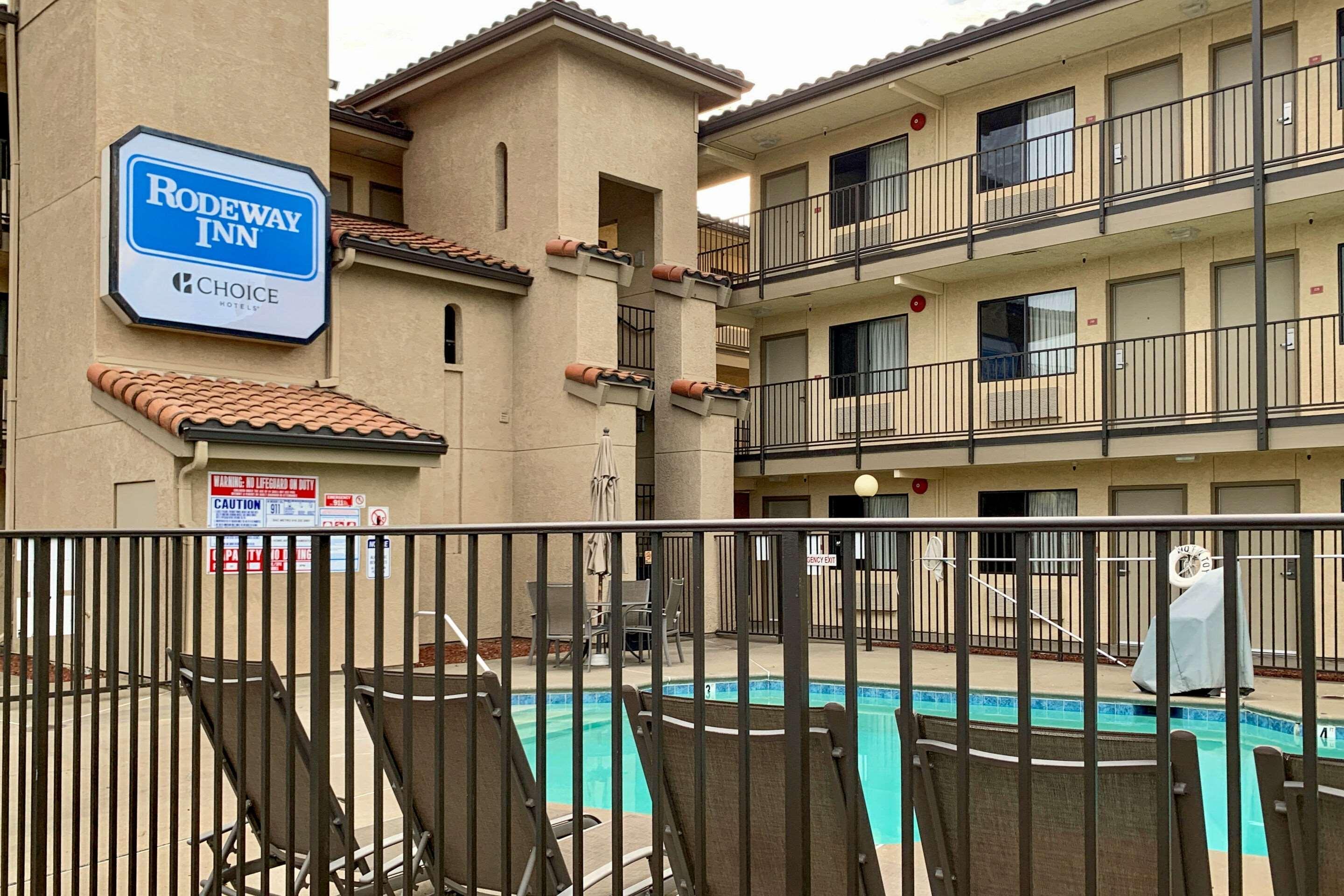 Rodeway Inn Sacramento-University Area Экстерьер фото