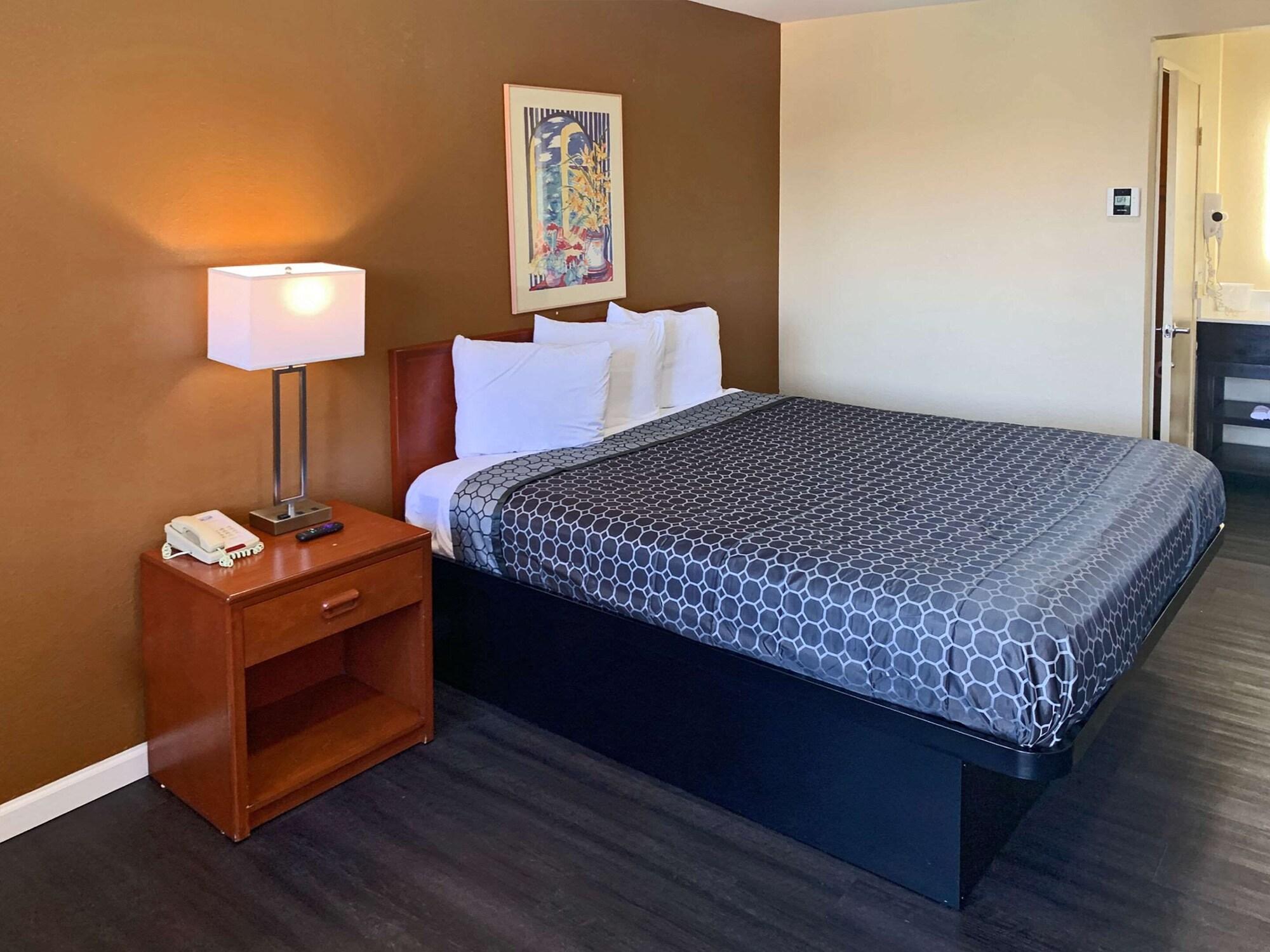 Rodeway Inn Sacramento-University Area Экстерьер фото