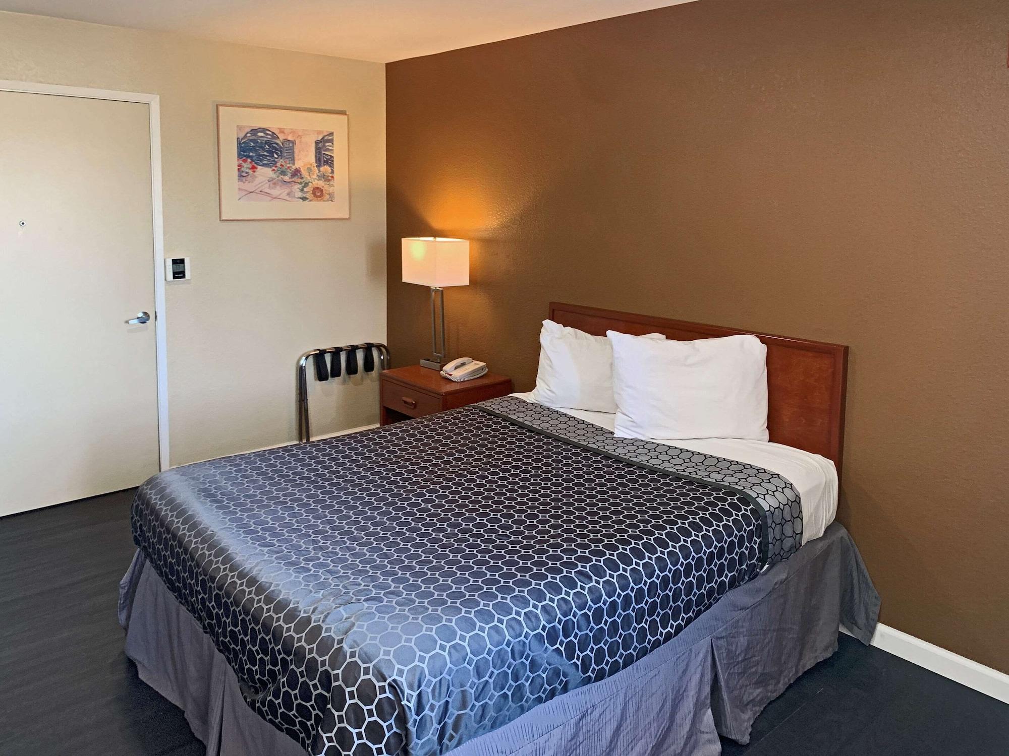 Rodeway Inn Sacramento-University Area Экстерьер фото