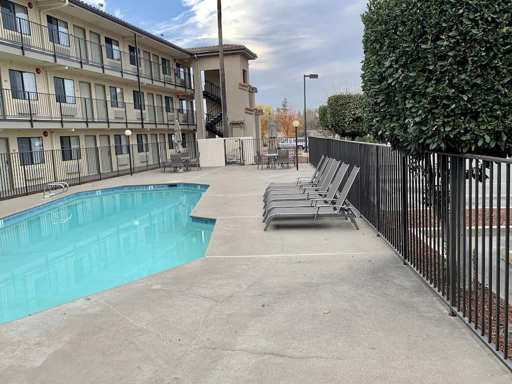 Rodeway Inn Sacramento-University Area Экстерьер фото