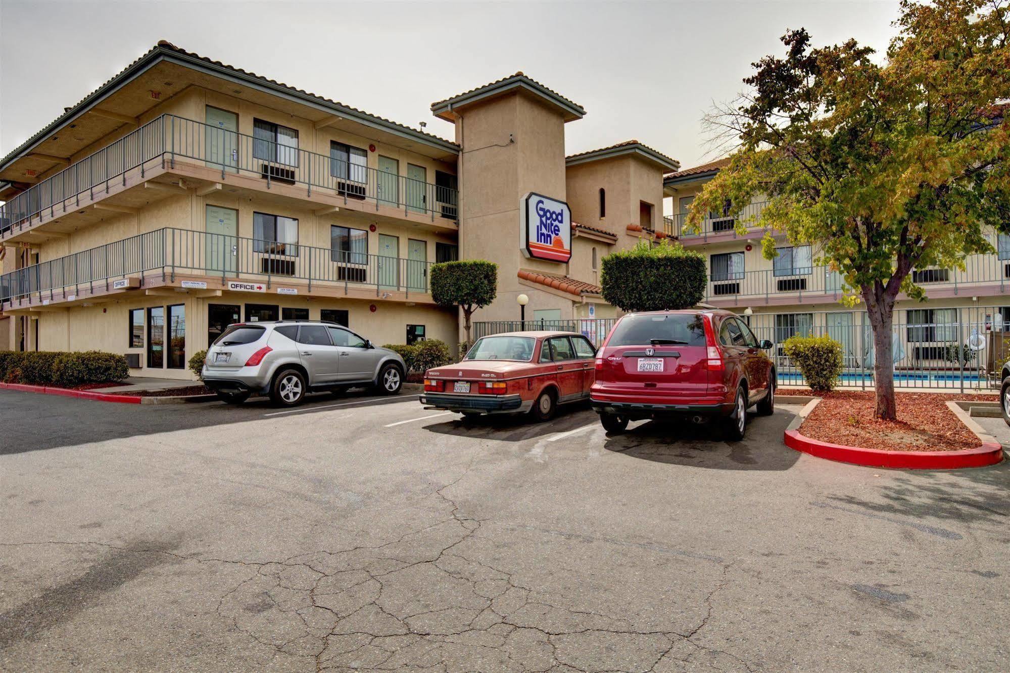 Rodeway Inn Sacramento-University Area Экстерьер фото